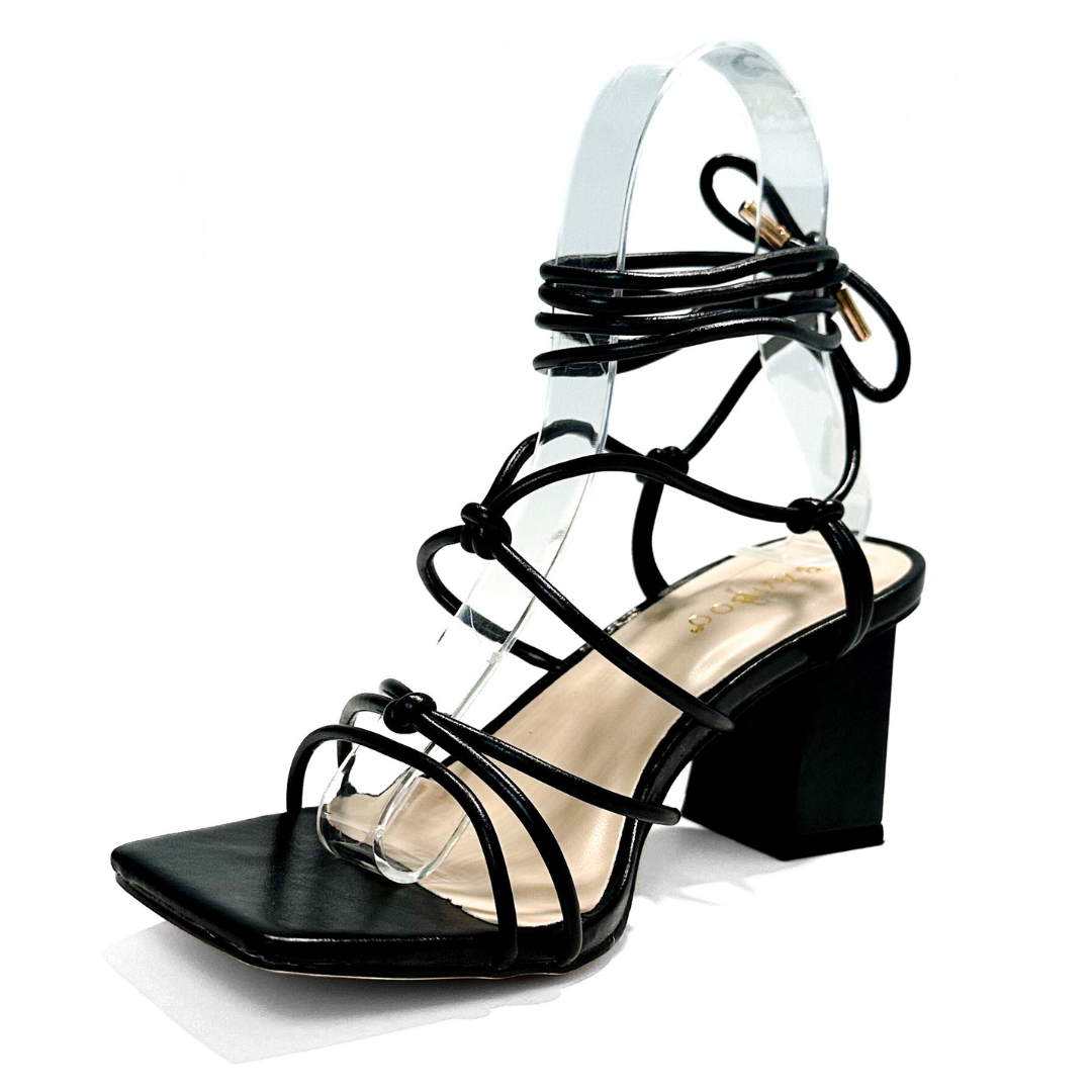 Yoana - Black