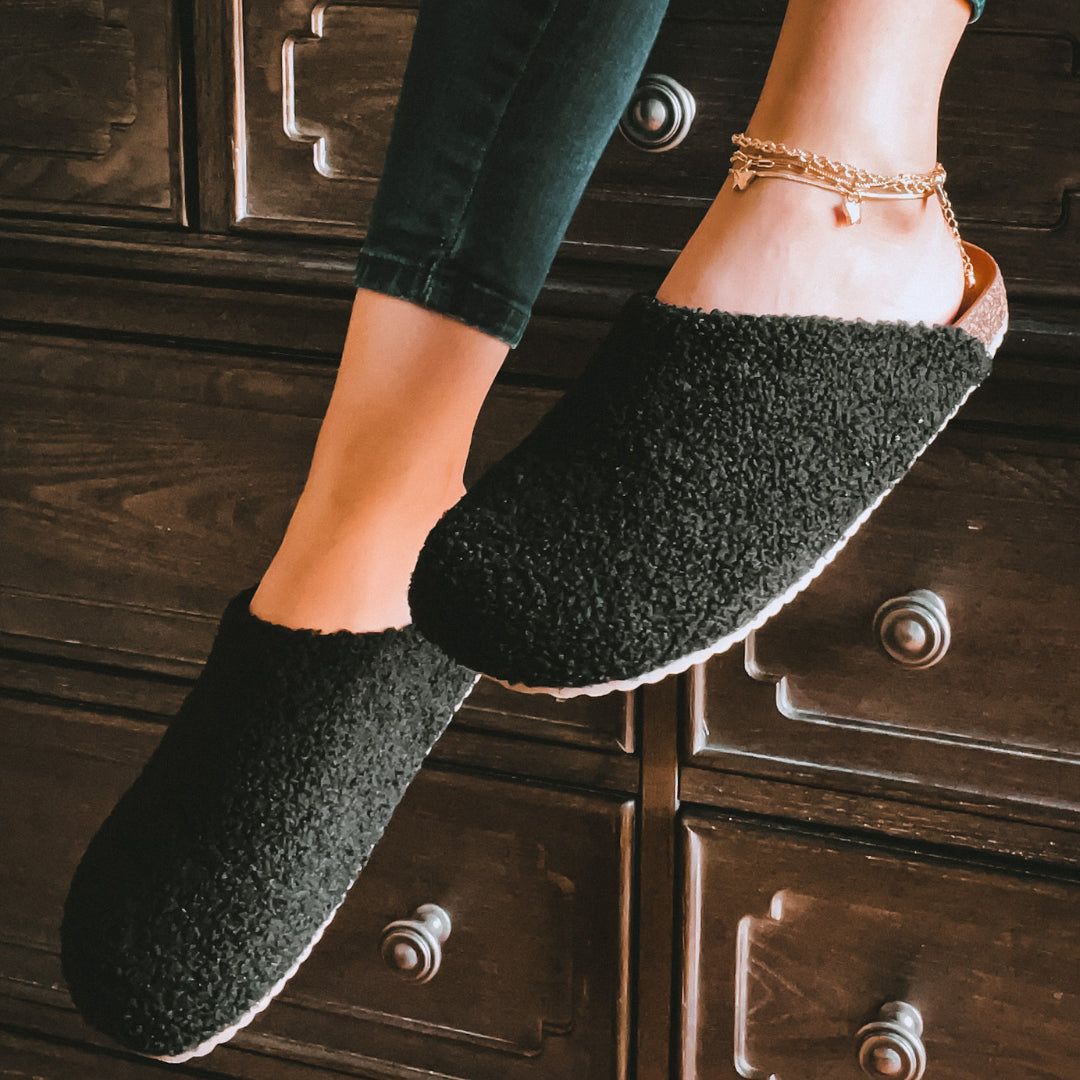Cozy Slippers - Classic black