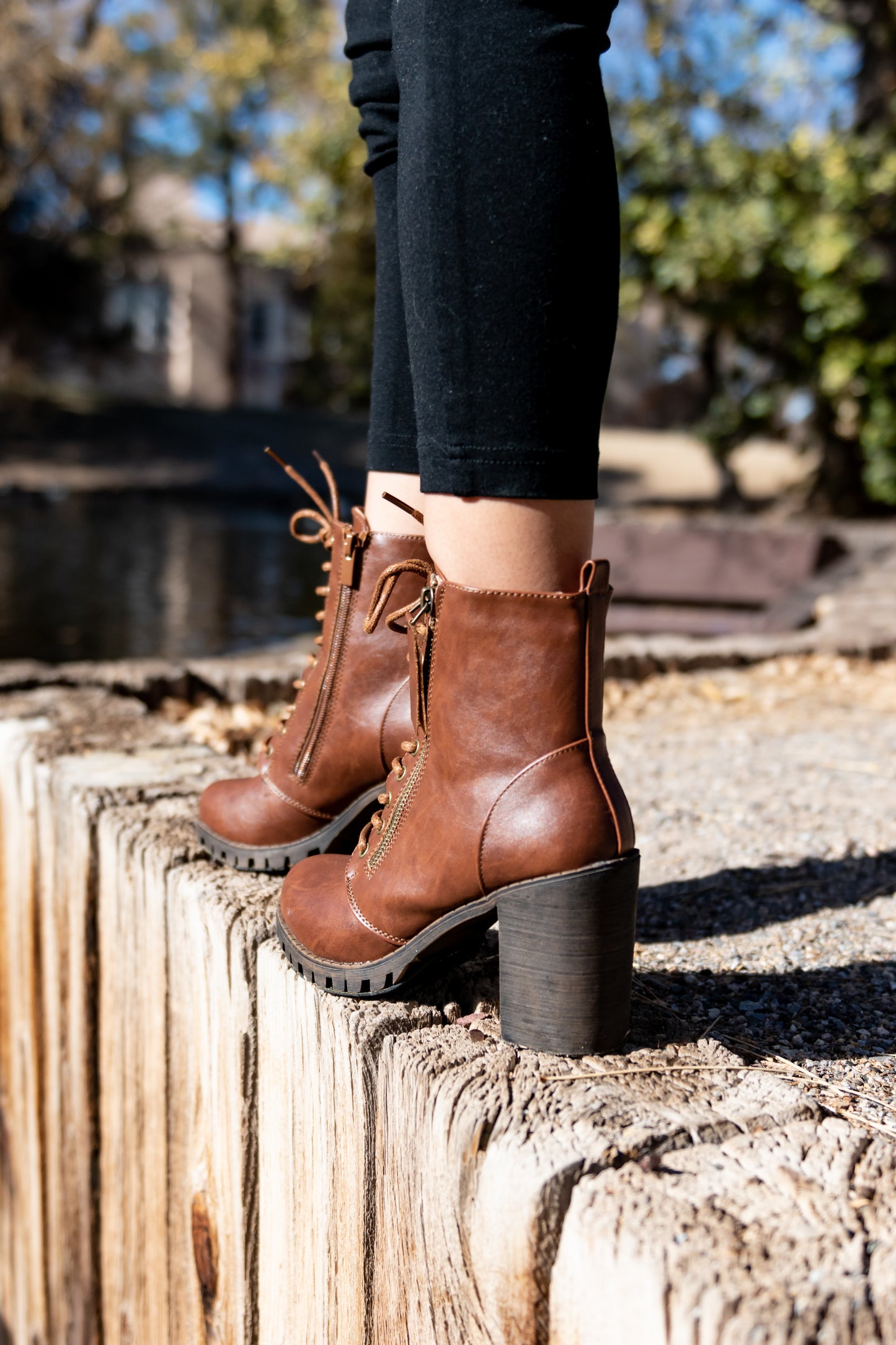 Nailea - Chestnut