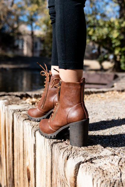 Nailea - Chestnut